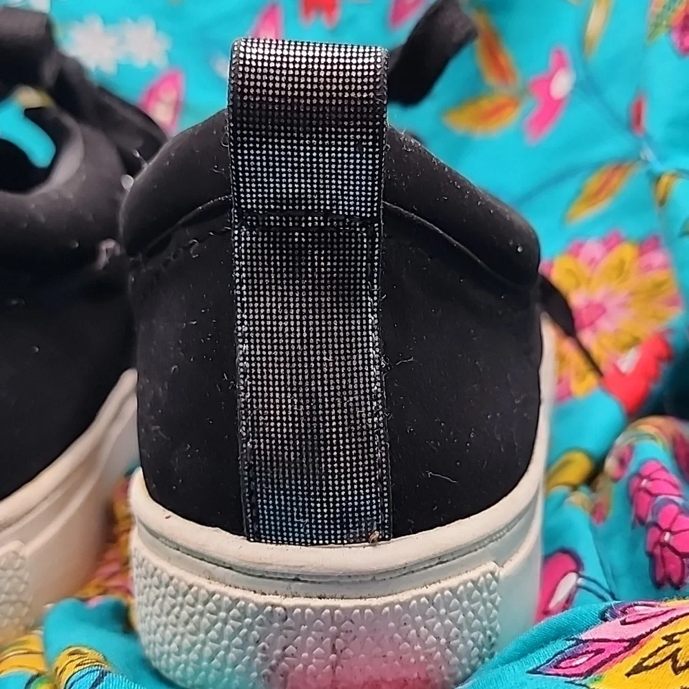Nordstrom Rack black sneaker - Picture 6 of 6